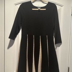 Venus Black & Gold Metallic Pleated Sweater Dress